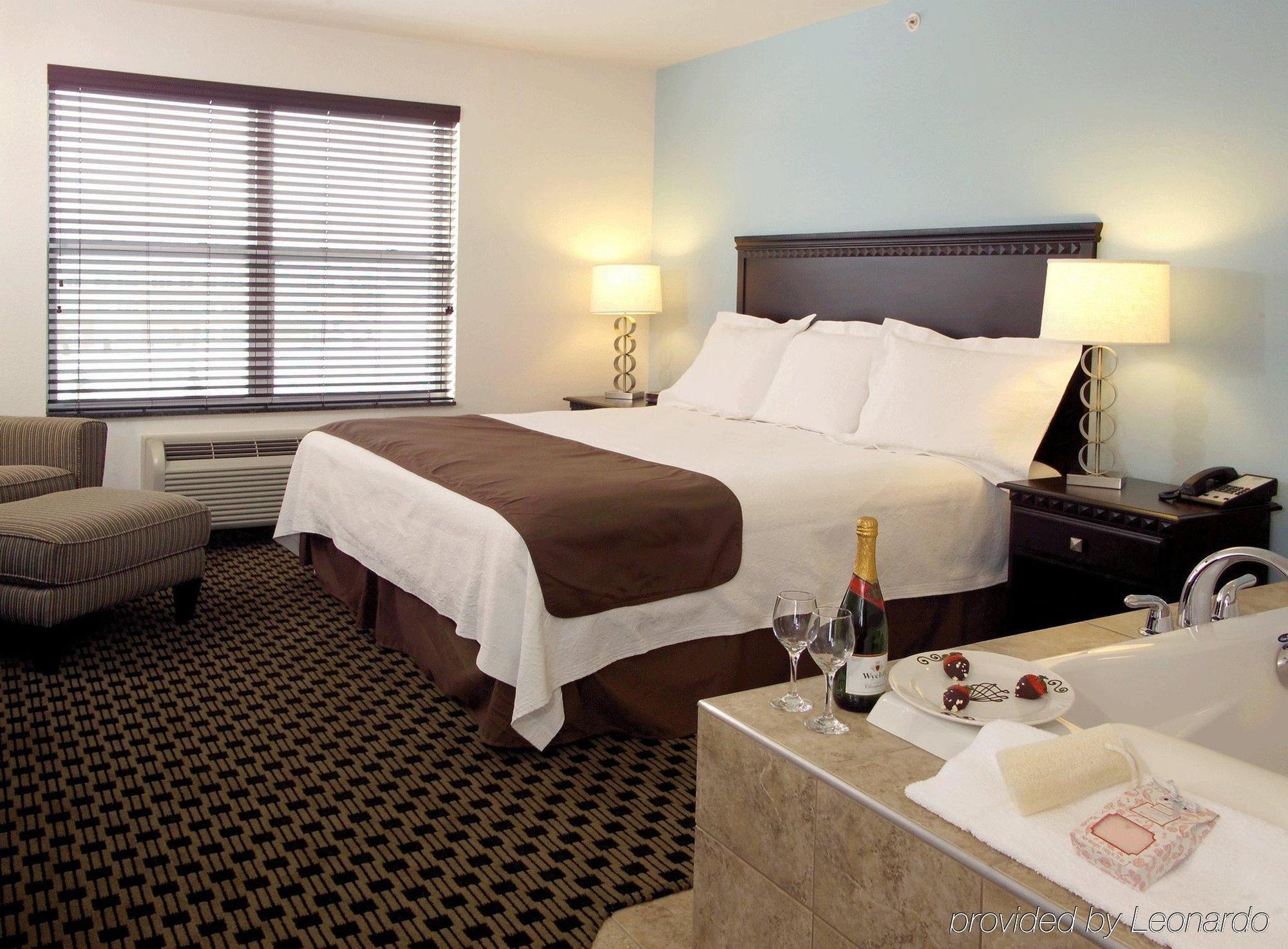 Holiday Inn Express & Suites - Green Bay East By Ihg Extérieur photo